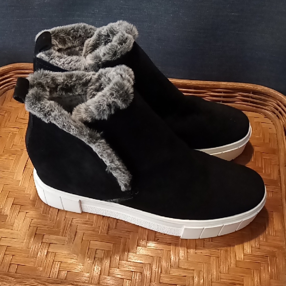 Dolce Vita Zanza Sneaker Booties Size 10